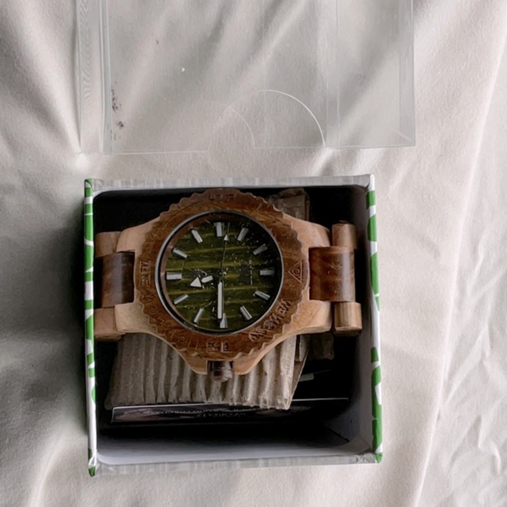 Men’s wood watch